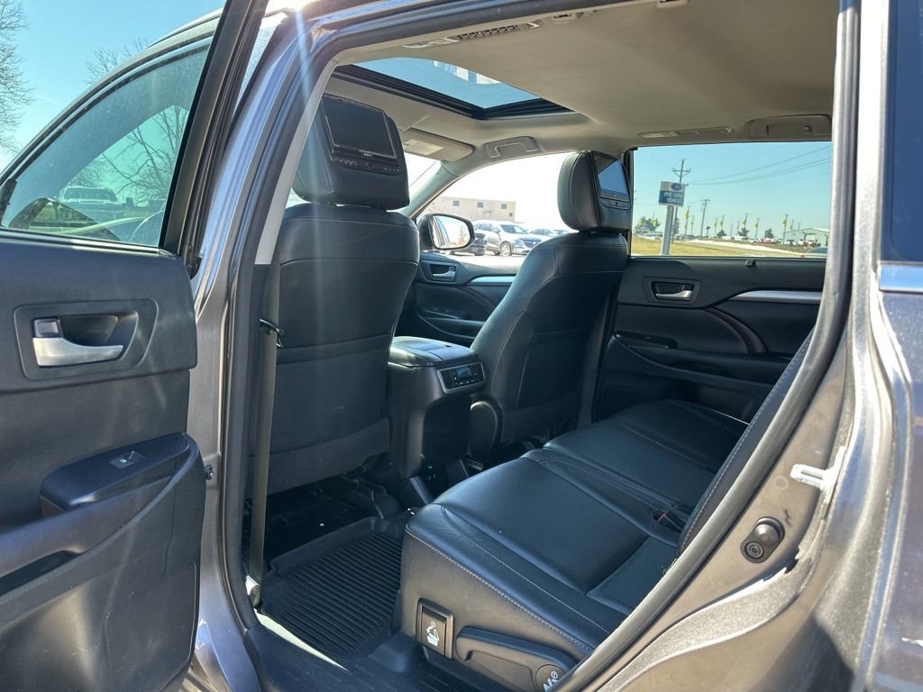 Used 2017 Toyota Highlander XLE image 23