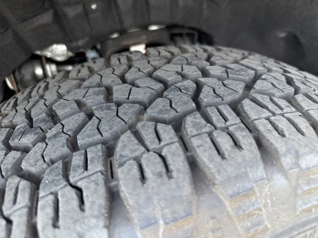 Used 2024 Chevrolet Silverado 2500 Custom w/ Custom Value Package AWD/4WD image 35