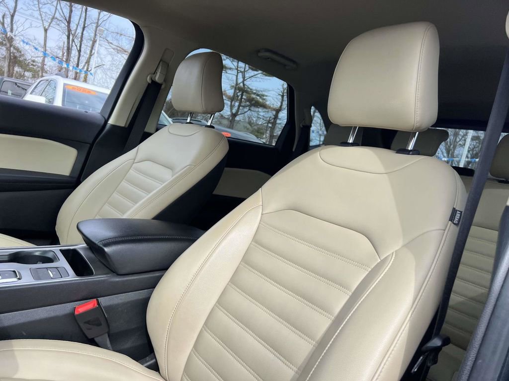 Used 2022 Ford Edge SEL w/ Convenience Package image 15