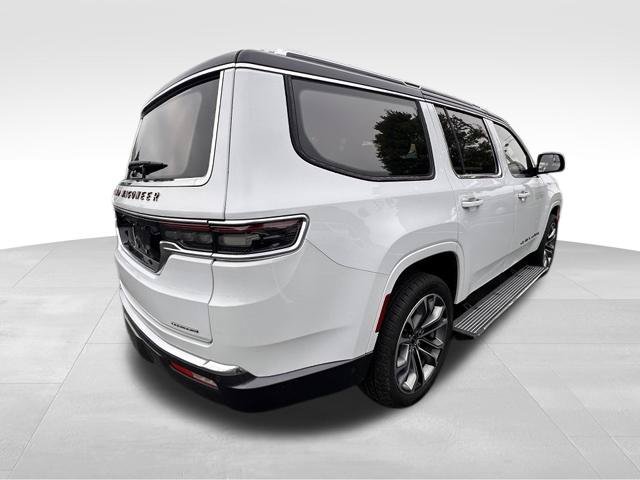 Used 2022 Jeep Grand Wagoneer Series III AWD/4WD image 6