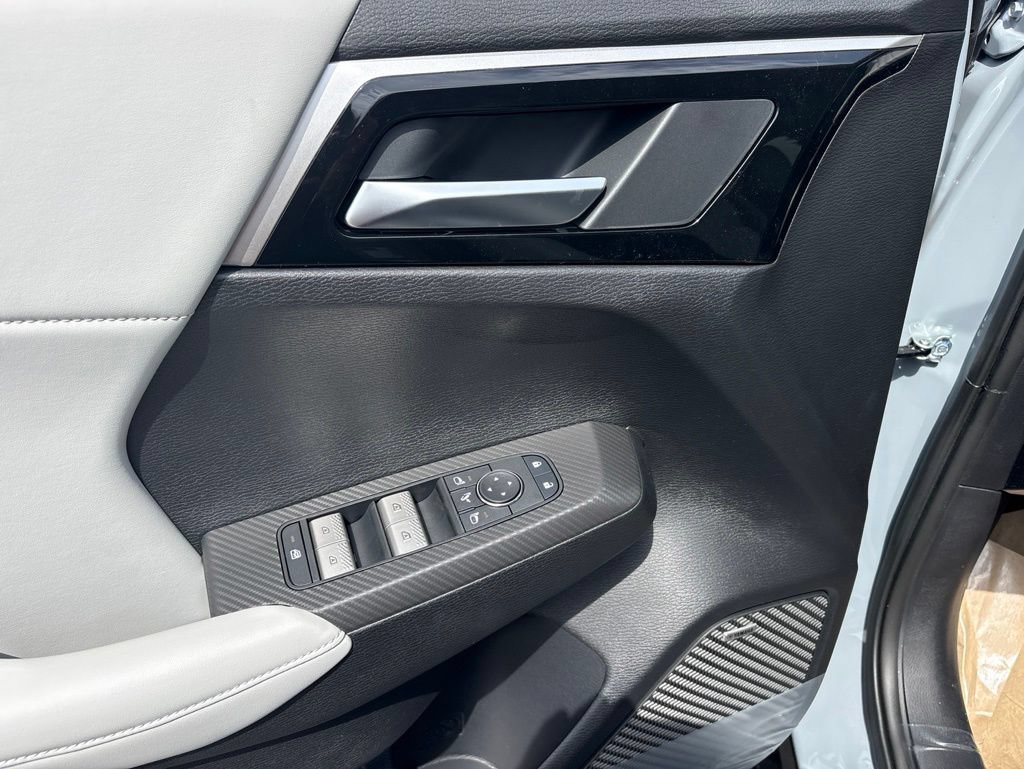 New 2026 Mitsubishi Outlander SE FWD image 13