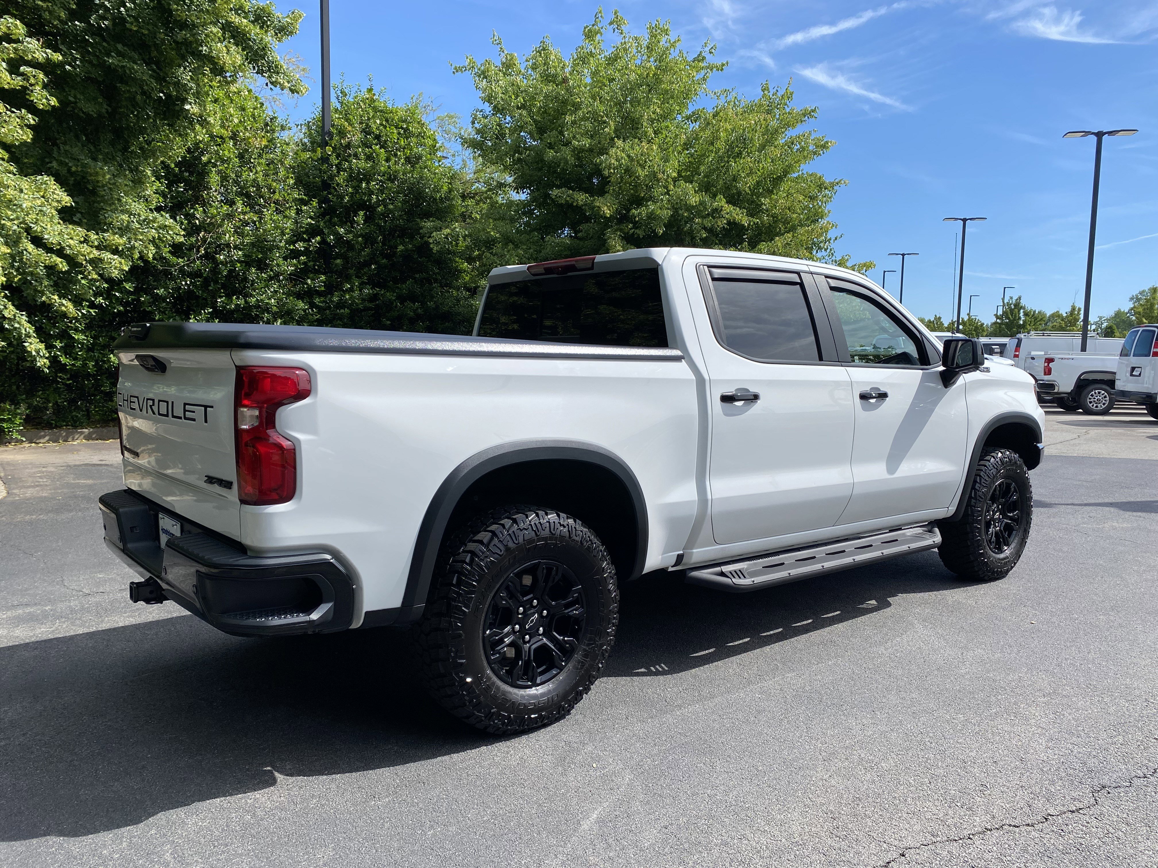 Used 2024 Chevrolet Silverado 1500 ZR2 w/ Technology Package AWD/4WD image 9