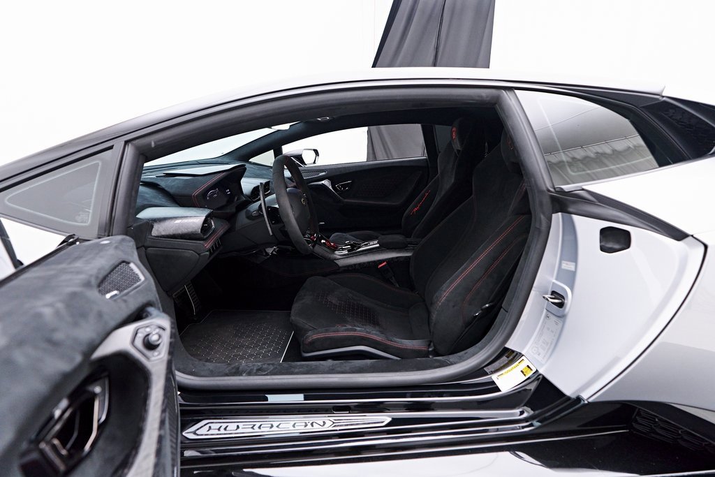 Used 2018 Lamborghini Huracan Performante image 50