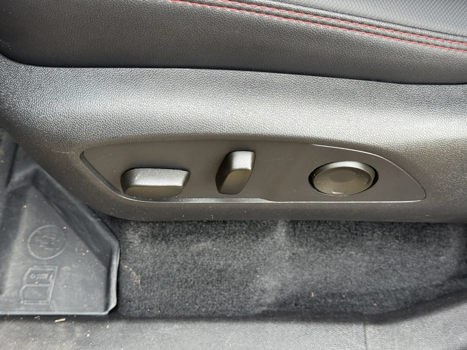 Used 2026 Chevrolet Traverse RS w/ LPO, Floor Liner Package FWD image 26