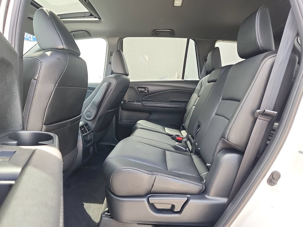 Used 2023 Honda Passport EX-L image 6