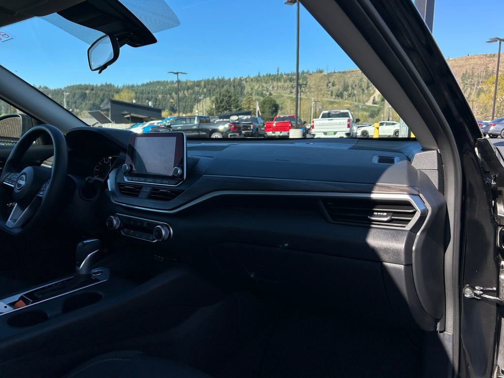 Used 2025 Nissan Altima 2.5 SV image 27