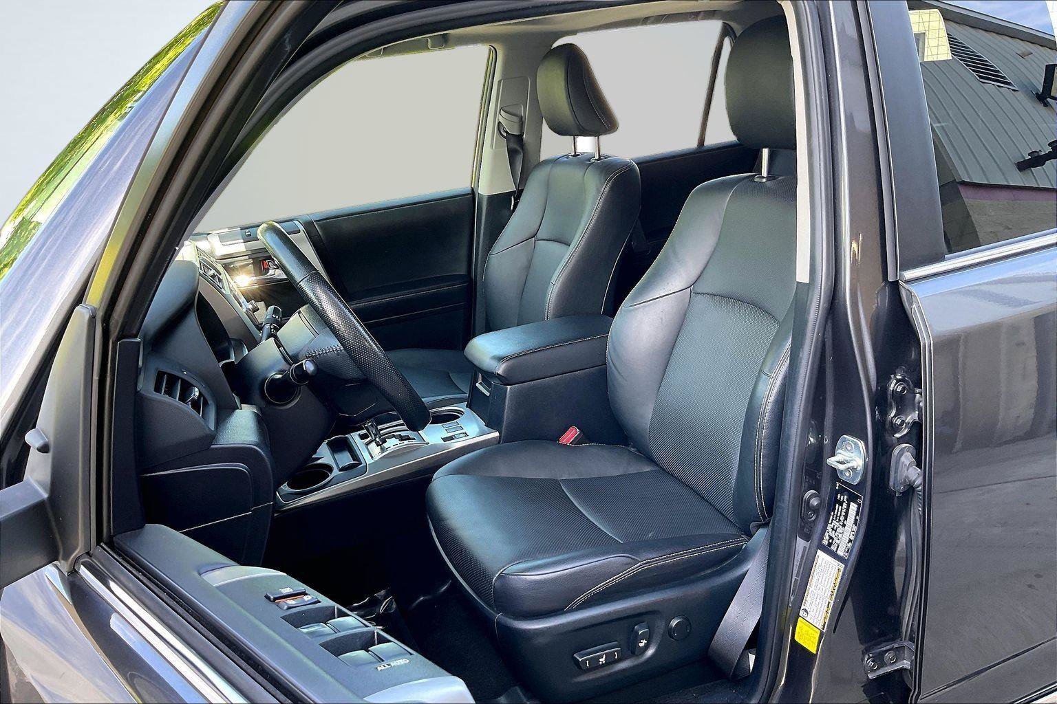 Used 2023 Toyota 4Runner Limited AWD/4WD image 23