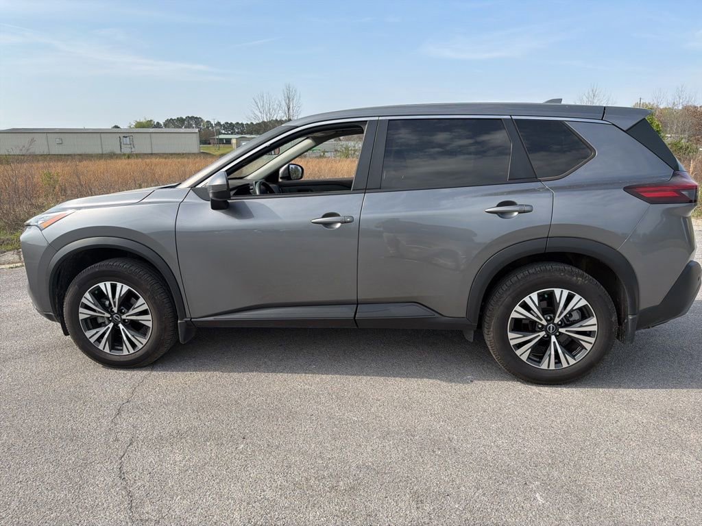 Used 2022 Nissan Rogue SV image 10