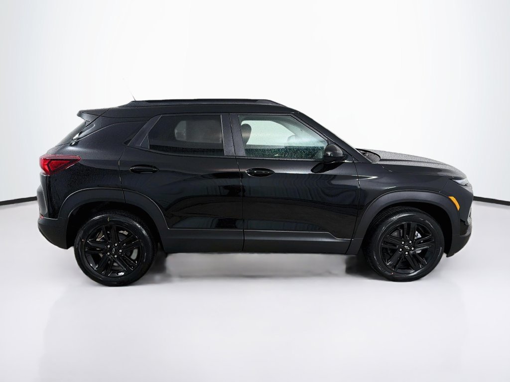 New 2026 Chevrolet TrailBlazer LT w/ Midnight Edition AWD/4WD image 4