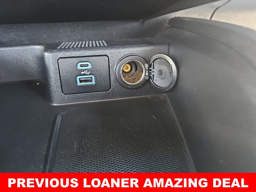 Used 2022 Ford Escape SE image 24