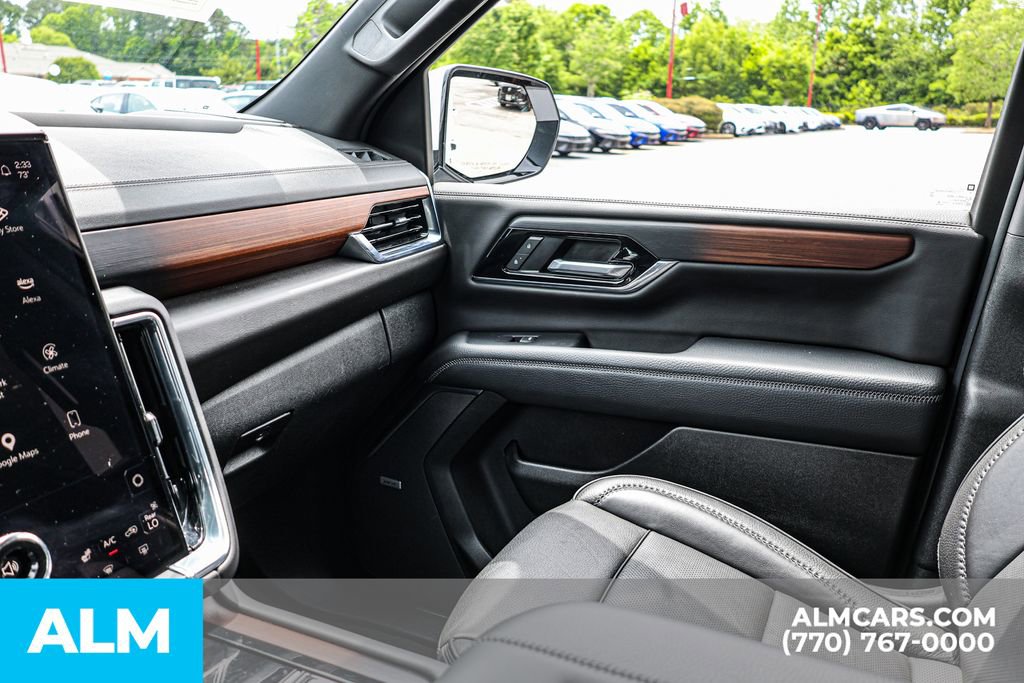 Used 2025 GMC Yukon Denali AWD/4WD image 45