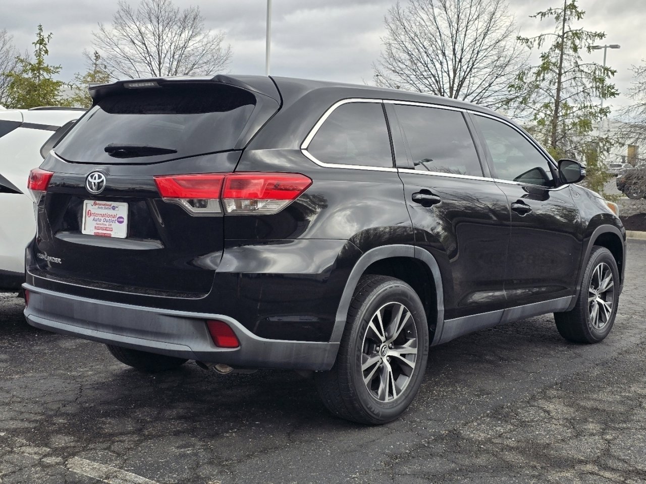 Used 2019 Toyota Highlander LE image 7