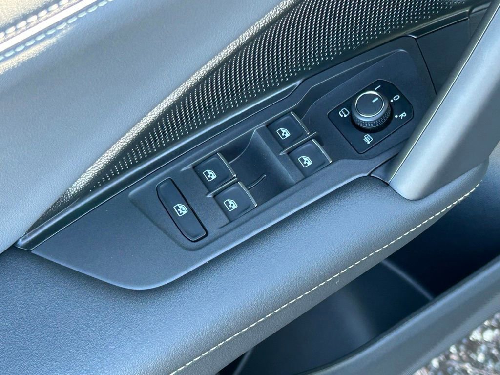 Used 2026 Volkswagen Tiguan SEL R-Line image 63