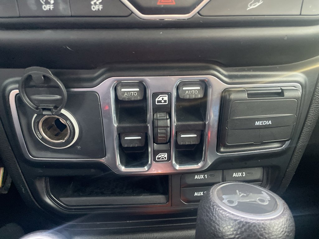 Used 2018 Jeep Wrangler Unlimited Sport S image 33