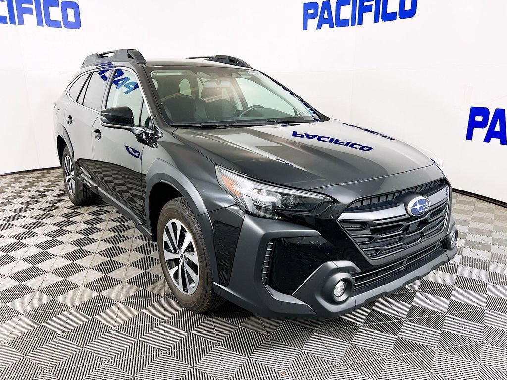 Used 2023 Subaru Outback Premium AWD/4WD image 1