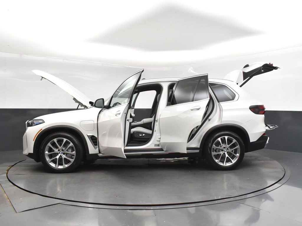 New 2026 BMW X5 xDrive50e image 46