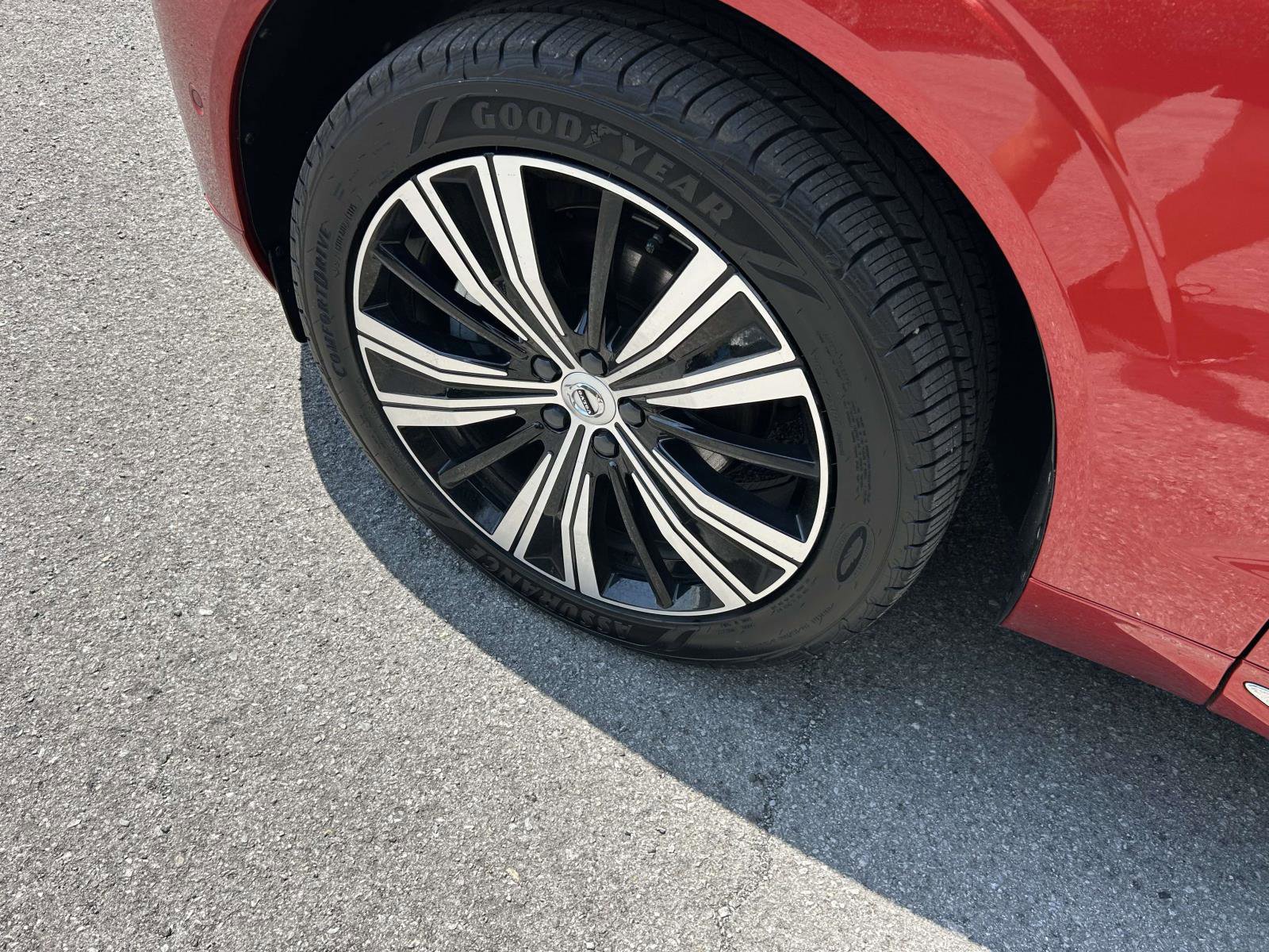 Certified 2023 Volvo XC60 B5 Plus w/ Climate Package AWD/4WD image 9