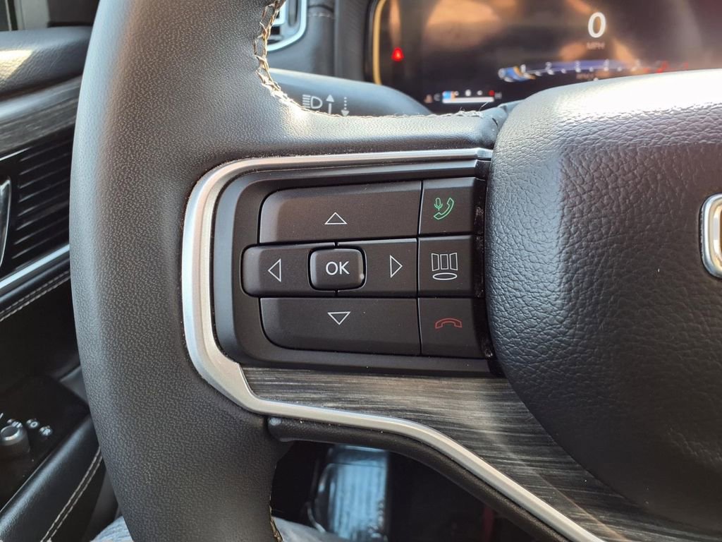 Certified 2024 Jeep Wagoneer Series II w/ Flexible Seating Group AWD/4WD image 13