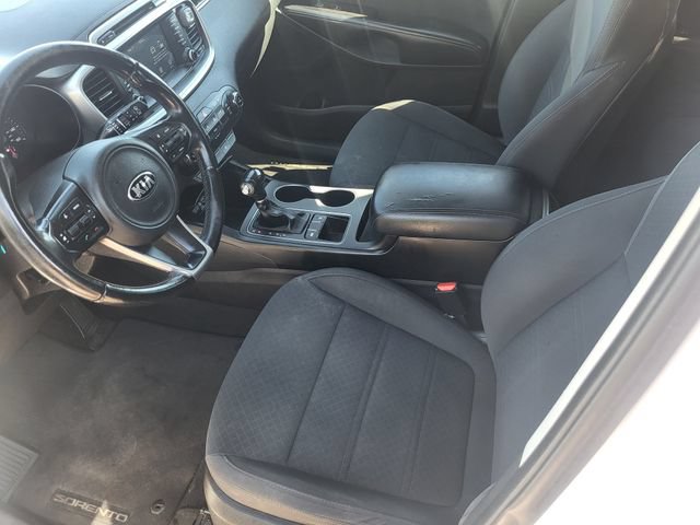 Used 2018 Kia Sorento FWD image 12