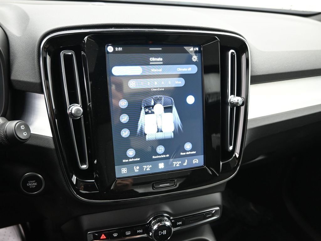 New 2026 Volvo XC40 B5 Core w/ Protection Package Premier AWD/4WD image 14