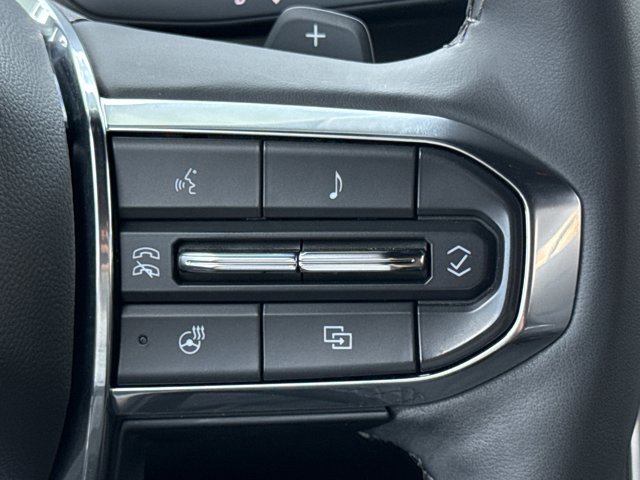 Used 2025 GMC Yukon Denali w/ Sun & Power Step Package image 25