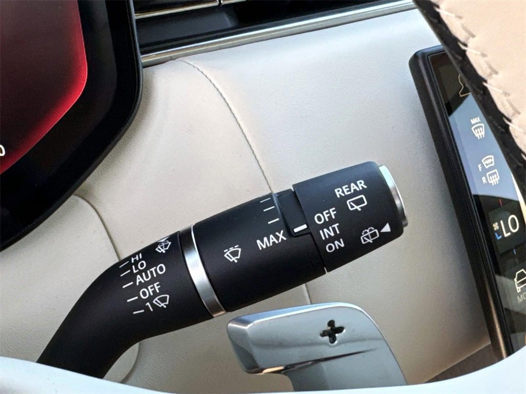 New 2026 Land Rover Range Rover Long Wheelbase SE image 26