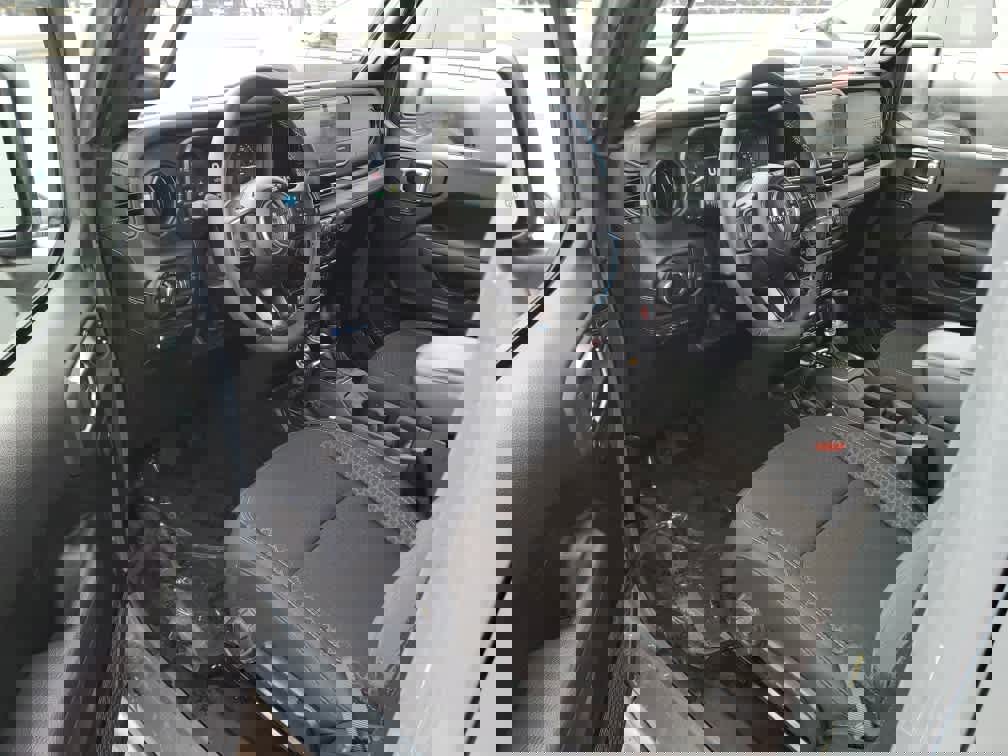 Used 2025 Jeep Wrangler Unlimited Rubicon 4xe w/ Safety Group image 12