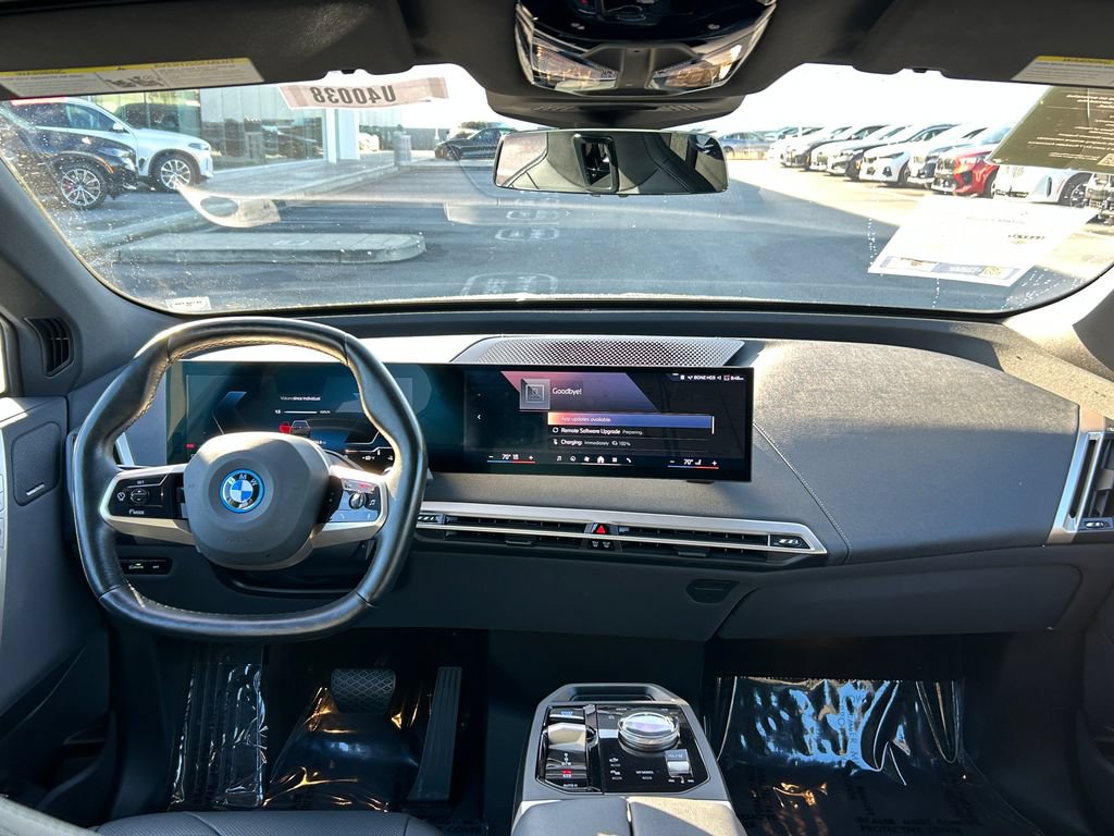 Used 2024 BMW iX xDrive50 AWD/4WD image 35
