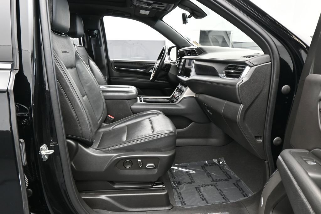 Used 2022 GMC Yukon Denali w/ Denali Premium Package AWD/4WD image 53