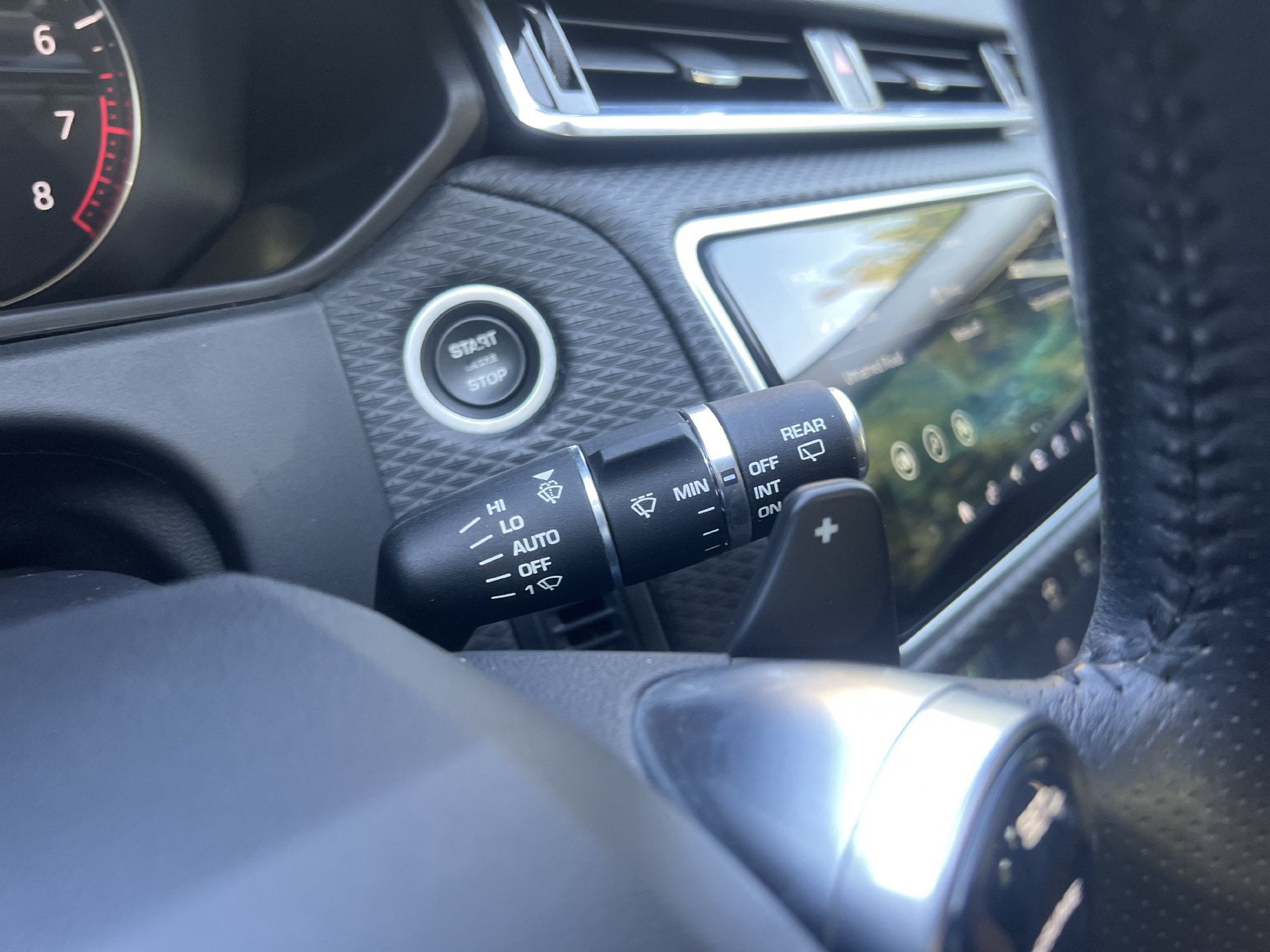 Used 2019 Land Rover Range Rover Velar S AWD/4WD image 10