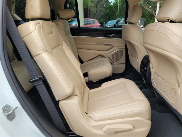 Used 2022 Jeep Grand Cherokee L Limited w/ Luxury Tech Group II image 23