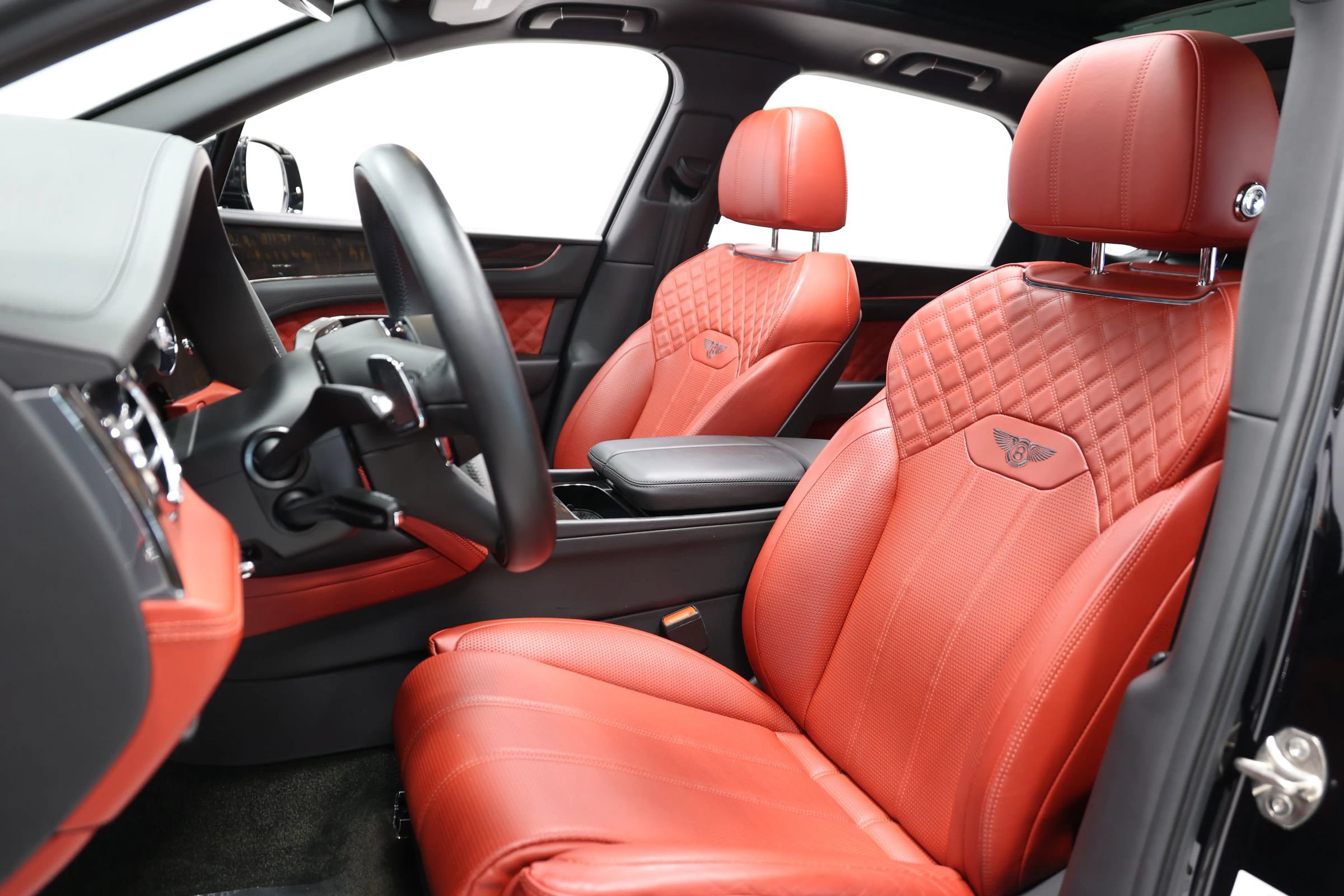 Used 2022 Bentley Bentayga AWD/4WD image 17
