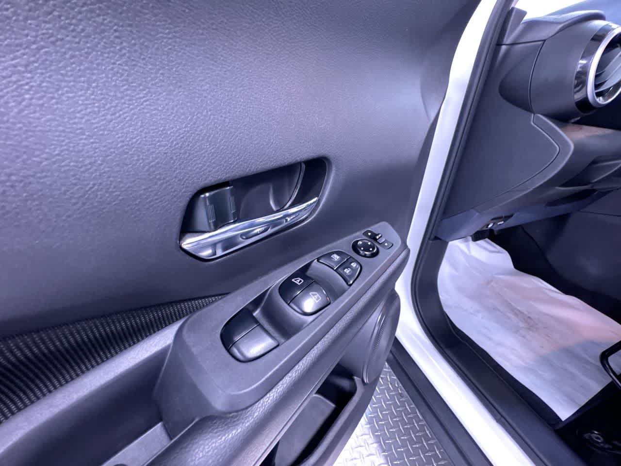 Used 2022 Nissan Kicks SV FWD image 12