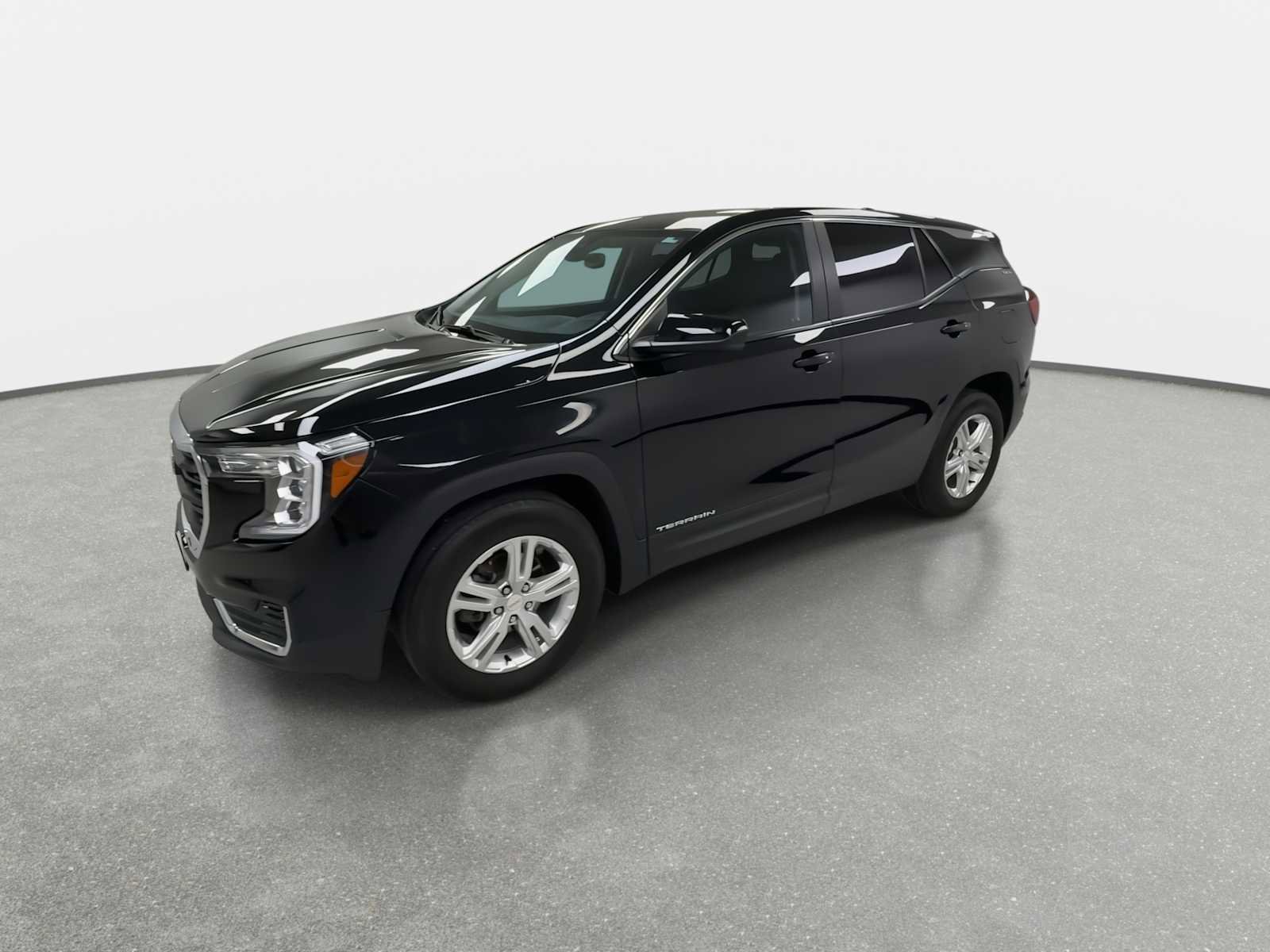 Used 2024 GMC Terrain SLE image 5