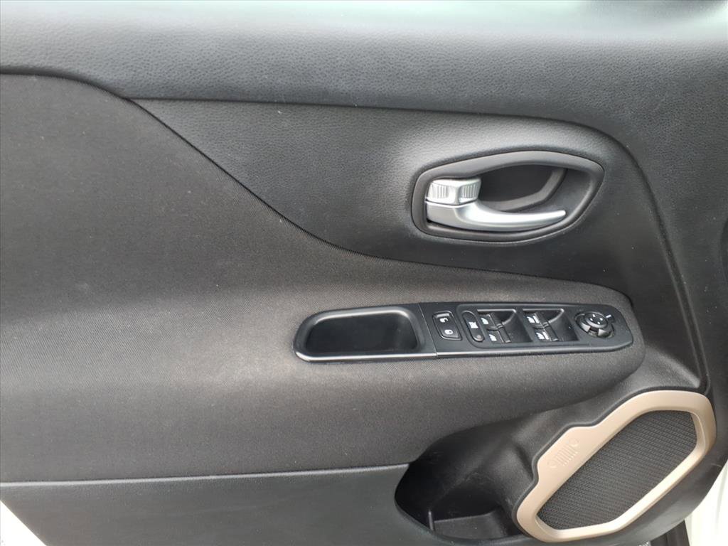 Used 2016 Jeep Renegade Sport w/ Power & Air Group image 18