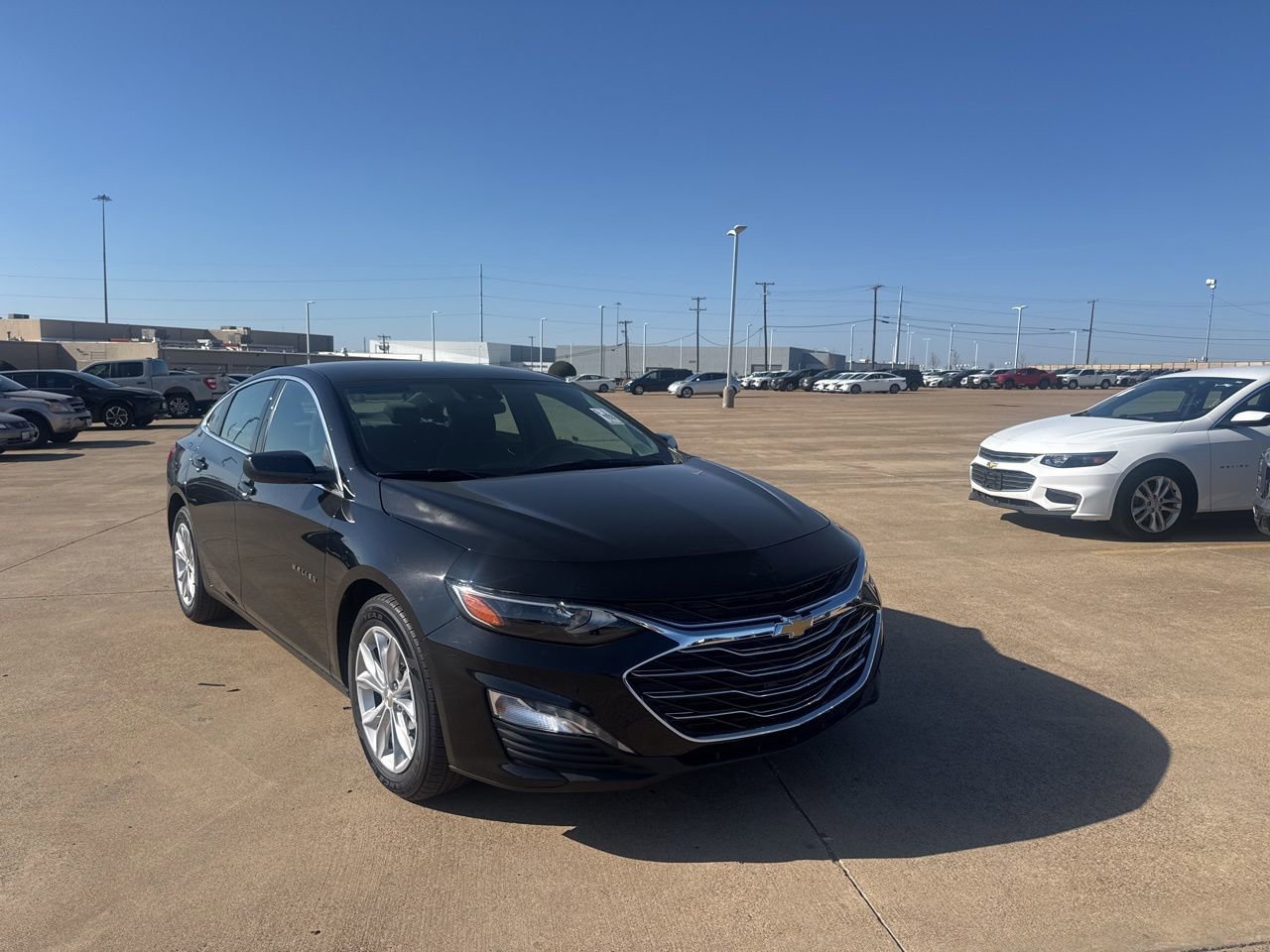 Used 2025 Chevrolet Malibu LT image 1