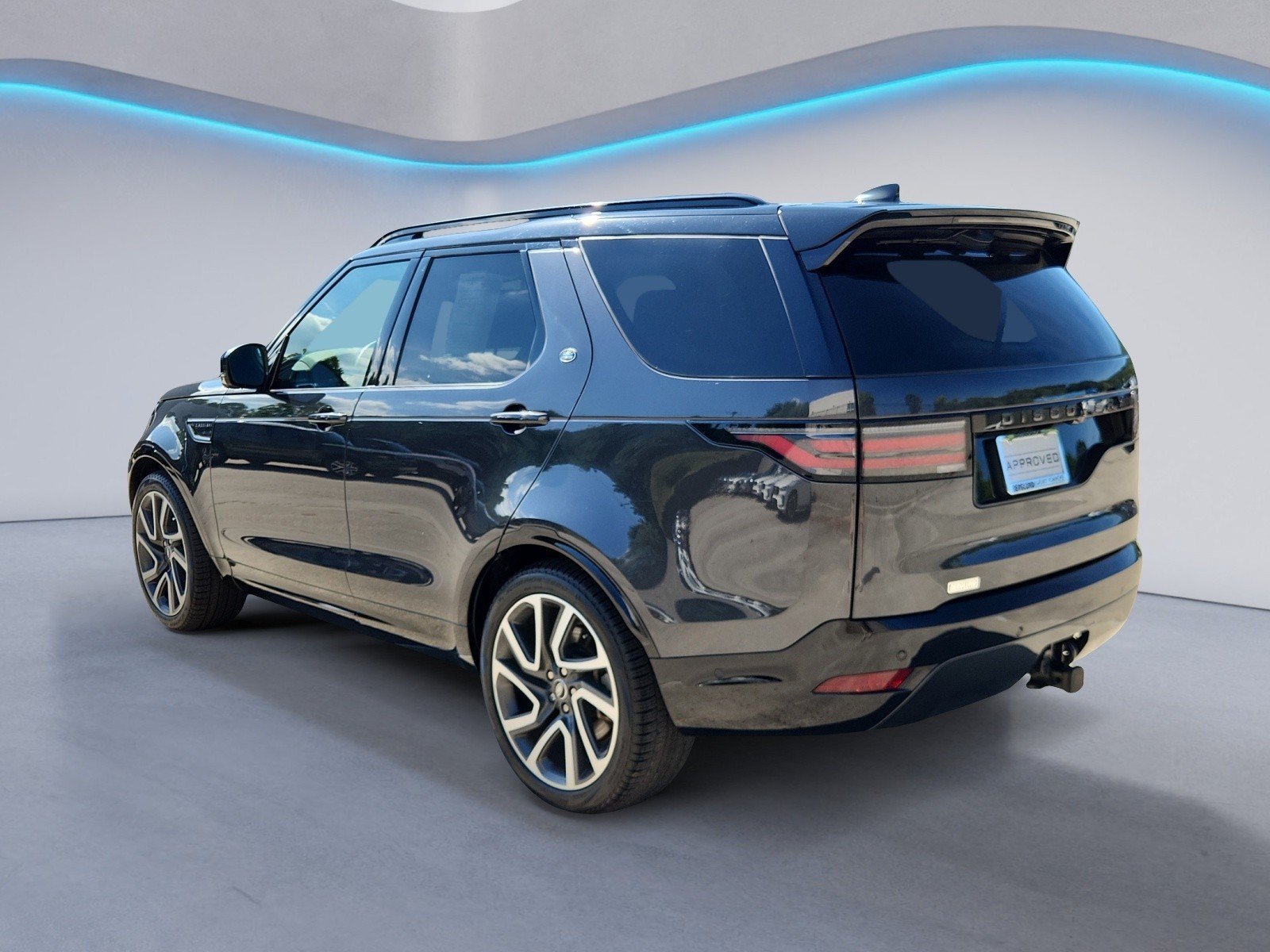 Used 2024 Land Rover Discovery Dynamic SE AWD/4WD image 4