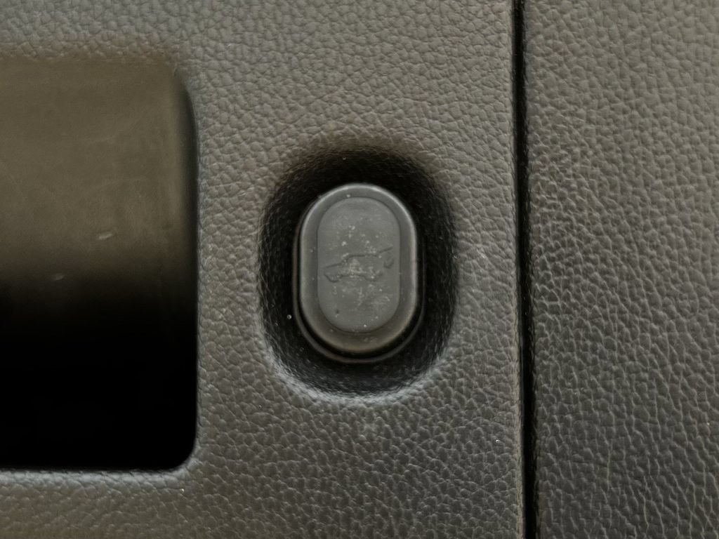 Used 2018 Chevrolet Tahoe Premier RWD image 35