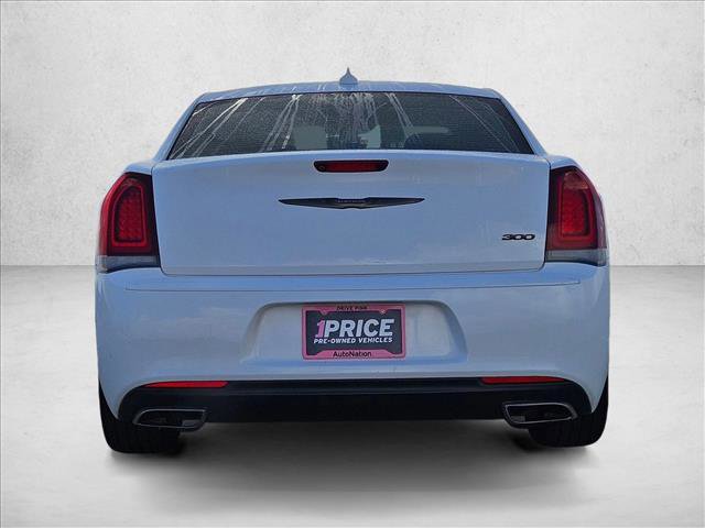 Used 2023 Chrysler 300 Touring w/ Sport Appearance Package image 7