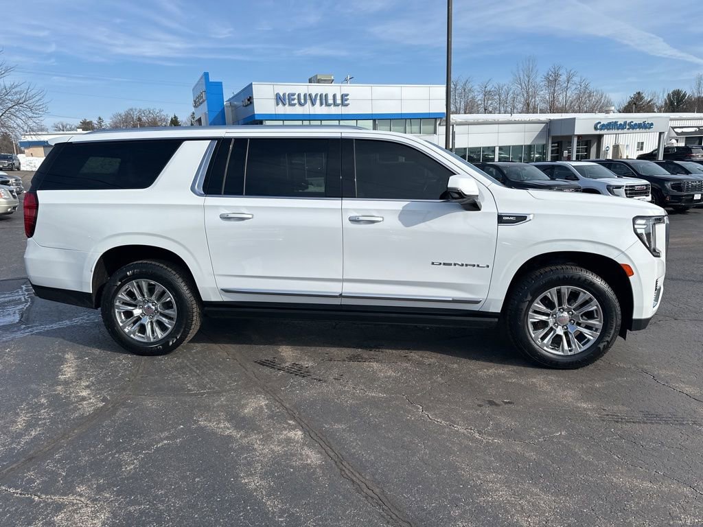 Certified 2022 GMC Yukon XL Denali image 2