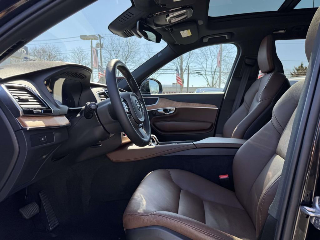 Certified 2023 Volvo XC90 B6 Plus w/ Protection Package Premier image 13