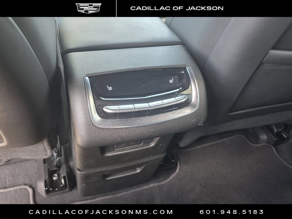 Certified 2024 Cadillac XT6 Premium Luxury w/ LPO, Floor Liner Package AWD/4WD image 28