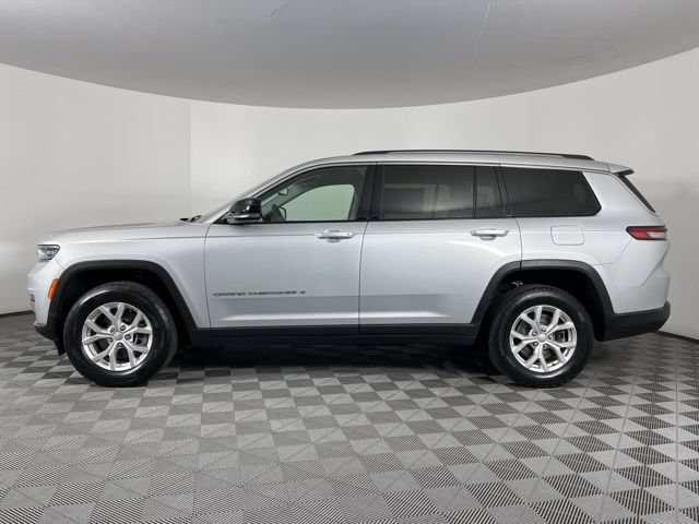 Used 2023 Jeep Grand Cherokee L Limited AWD/4WD image 7