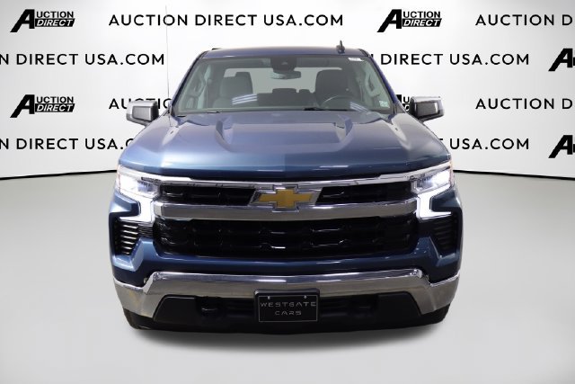 Used 2024 Chevrolet Silverado 1500 LT AWD/4WD image 2