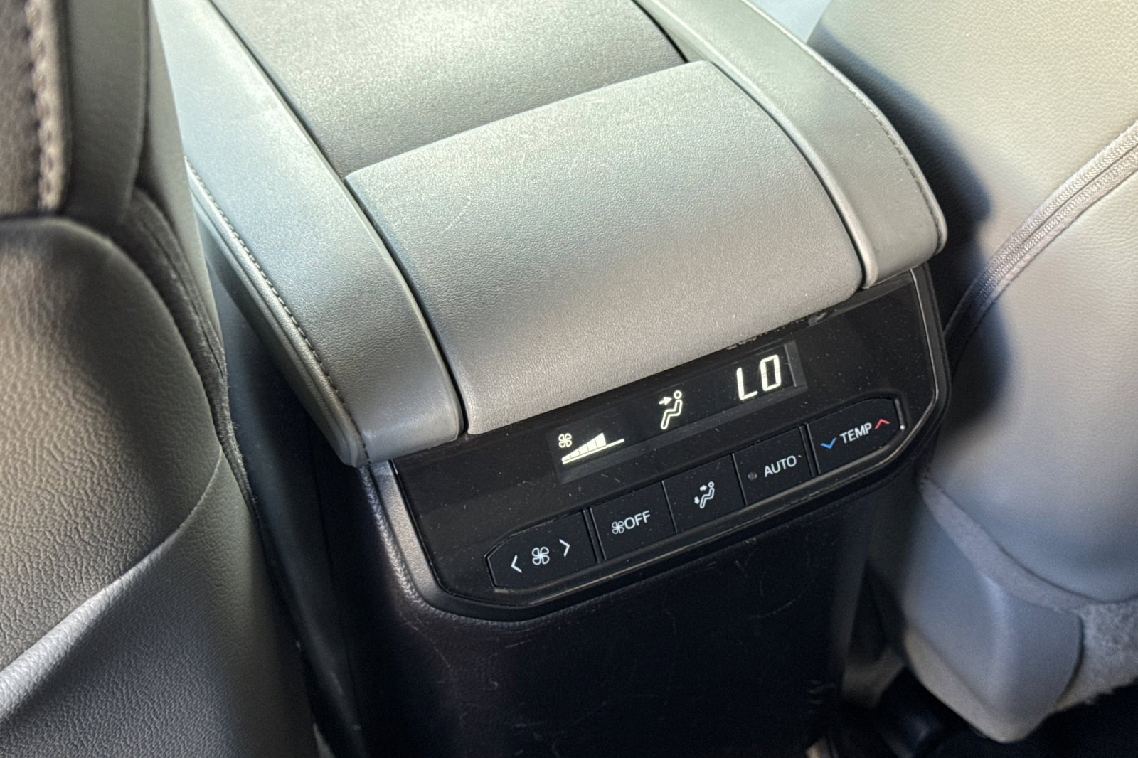 Used 2022 Toyota Highlander XLE image 45