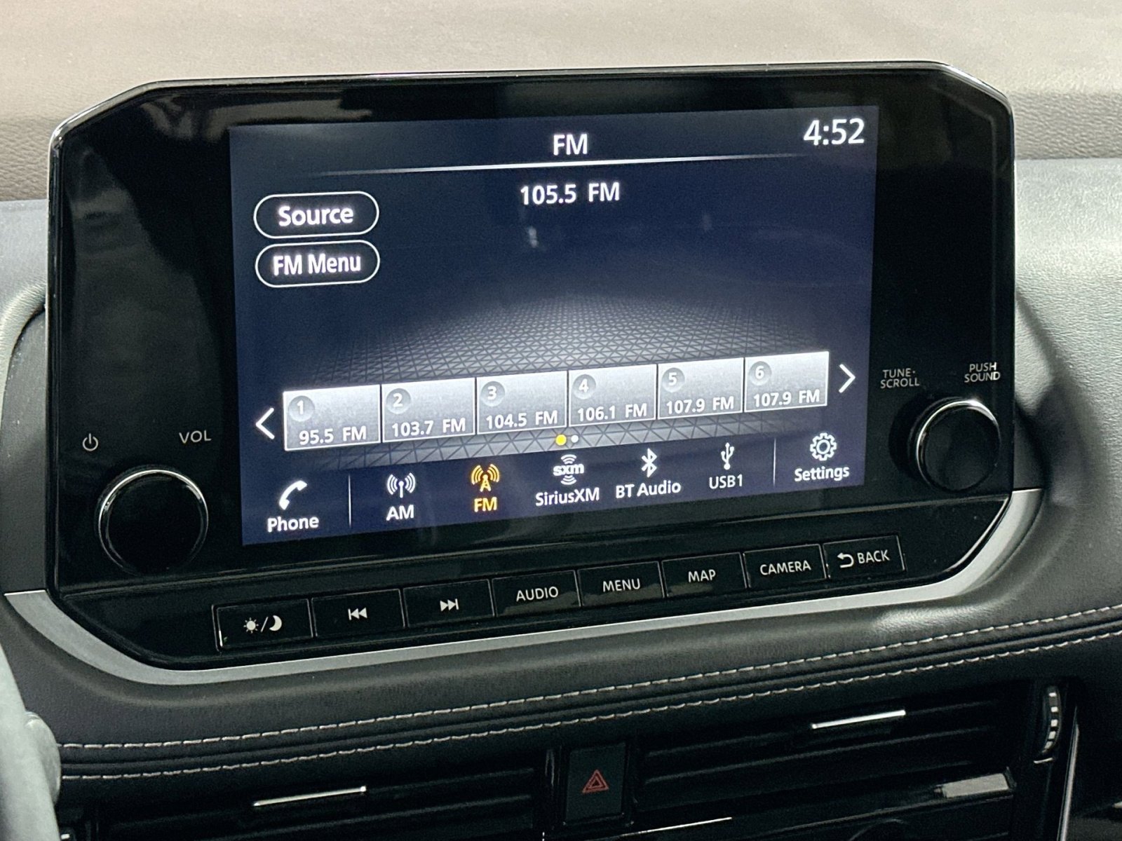 Used 2023 Nissan Rogue SL w/ SL Premium Package image 23