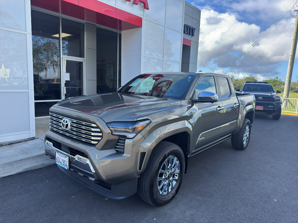 Used 2025 Toyota Tacoma Limited image 2