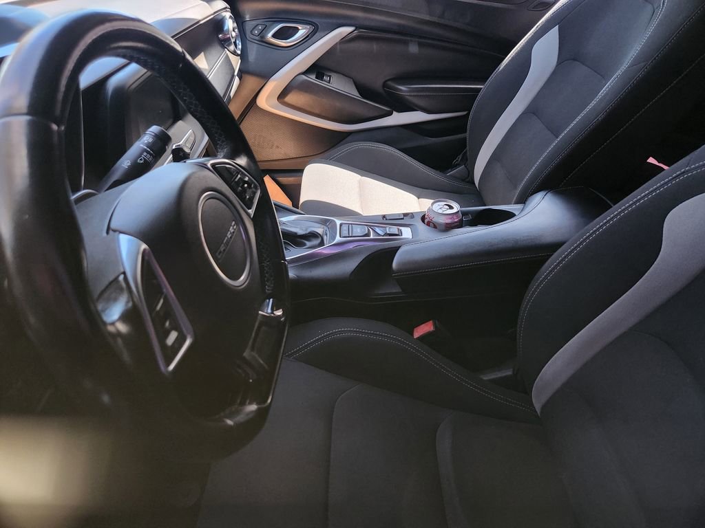 Used 2018 Chevrolet Camaro LT RWD image 11