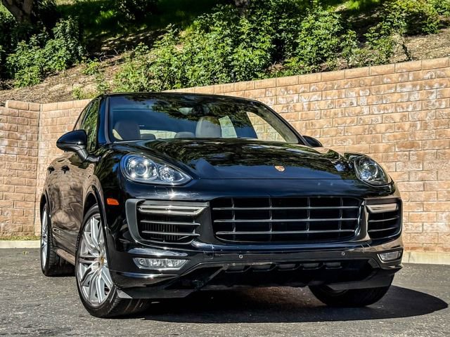 Used 2017 Porsche Cayenne GTS image 4
