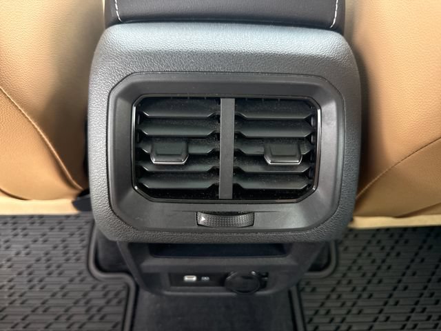 Used 2022 Volkswagen Tiguan SE AWD/4WD image 21
